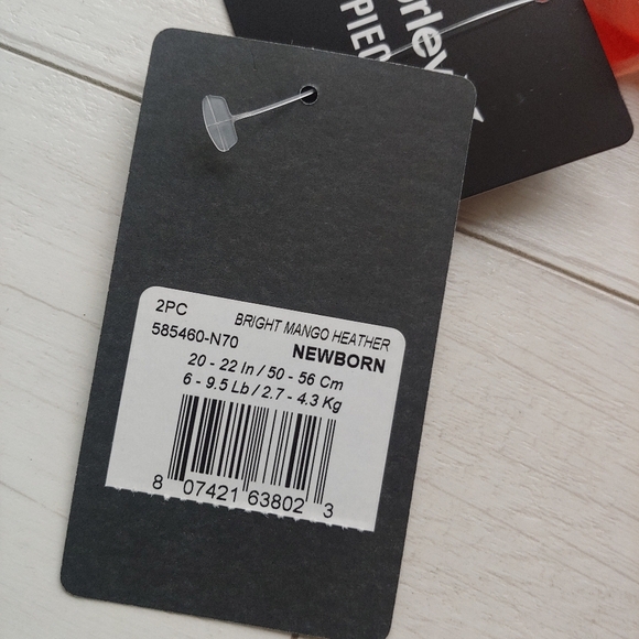 HURLEY NEW Baby Shark Bodysuit & Jogger Sweatpants - Picture 11 of 14